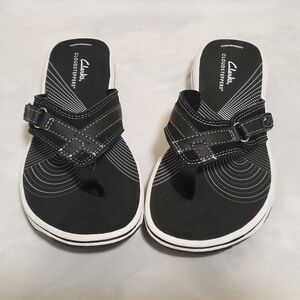 Clarks Black and White Women's Thong Sandals - Cloudsteppers Style